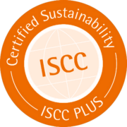 ISCC PLUS Nachhaltigkeitszertifikat-Logo in Orange, betont Umweltfreundlichkeit und nachhaltige Praktiken.